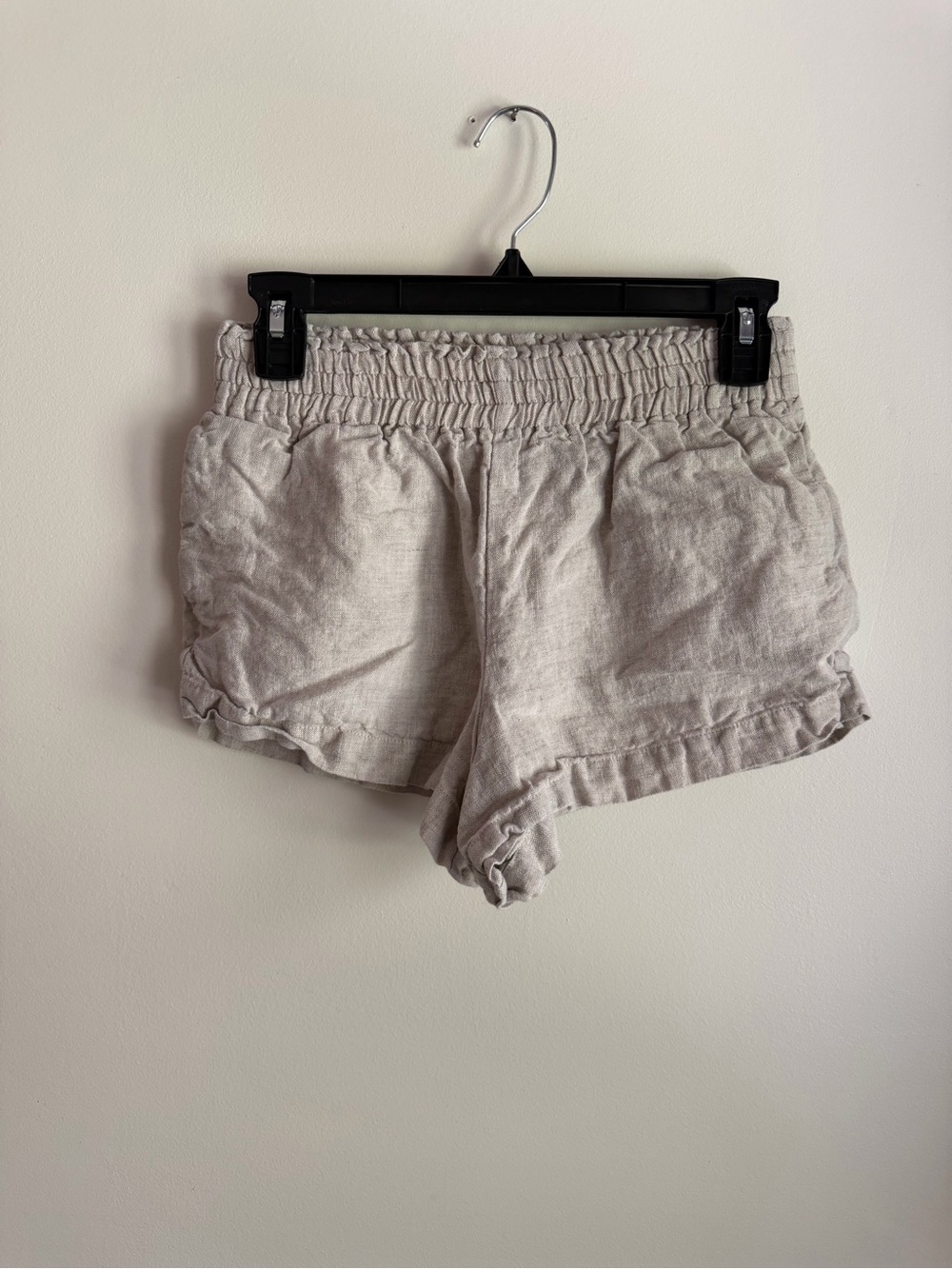Reformation 100% Linen Ruffle Shorts XS Oatmeal Beige
